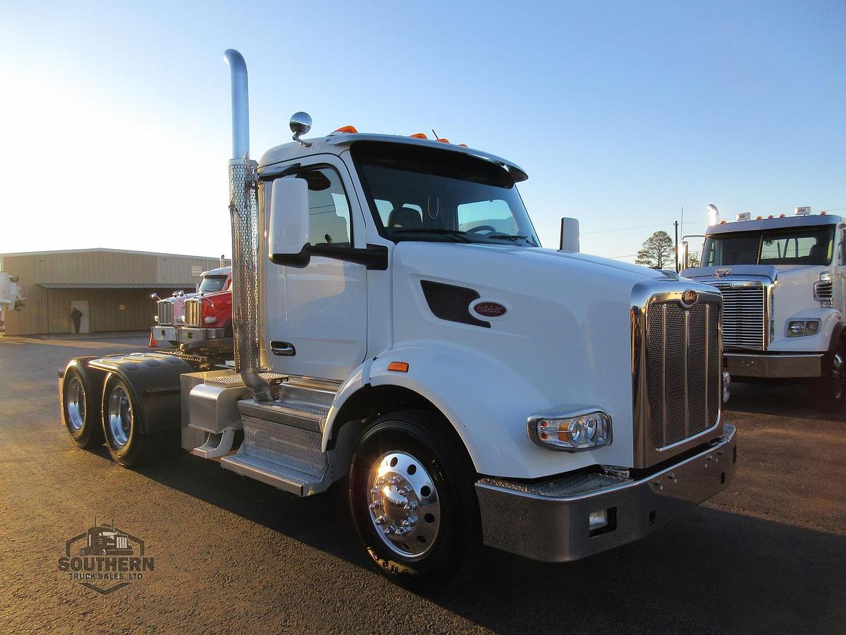 Used 2022 PETERBILT 567