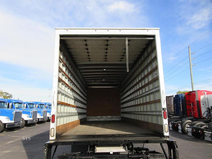 Used 2018 FREIGHTLINER BUSINESS CLASS M2 106