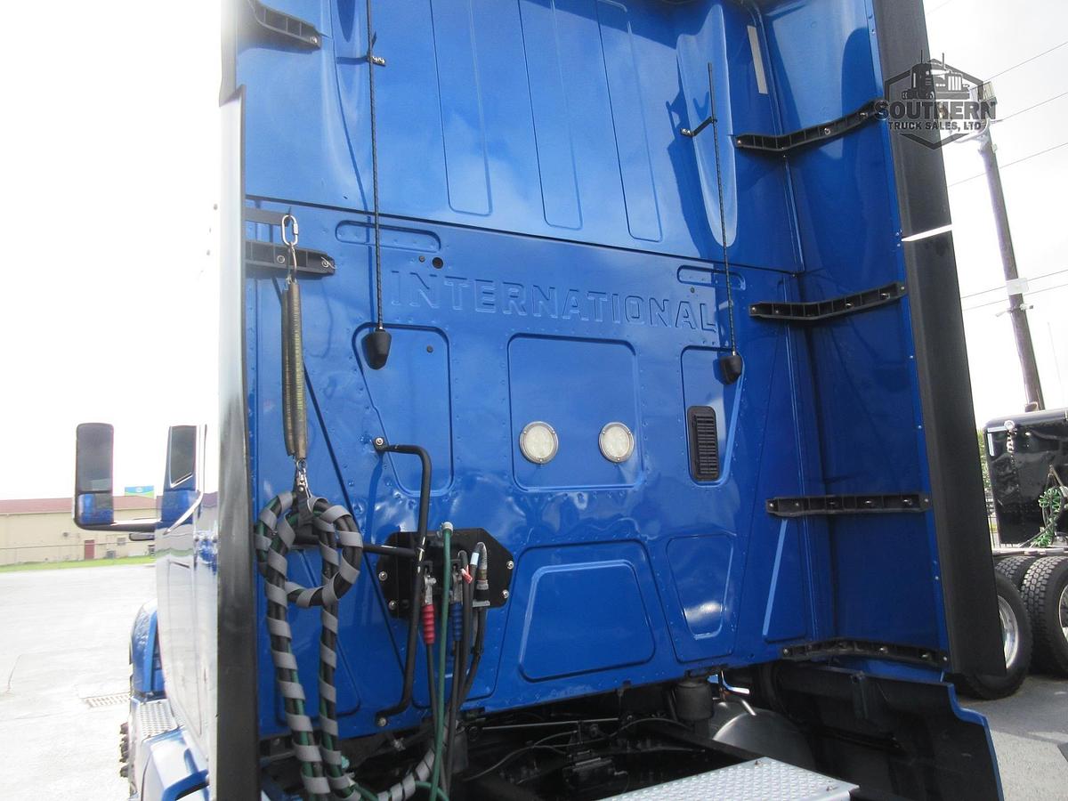 Used 2021 INTERNATIONAL LT
