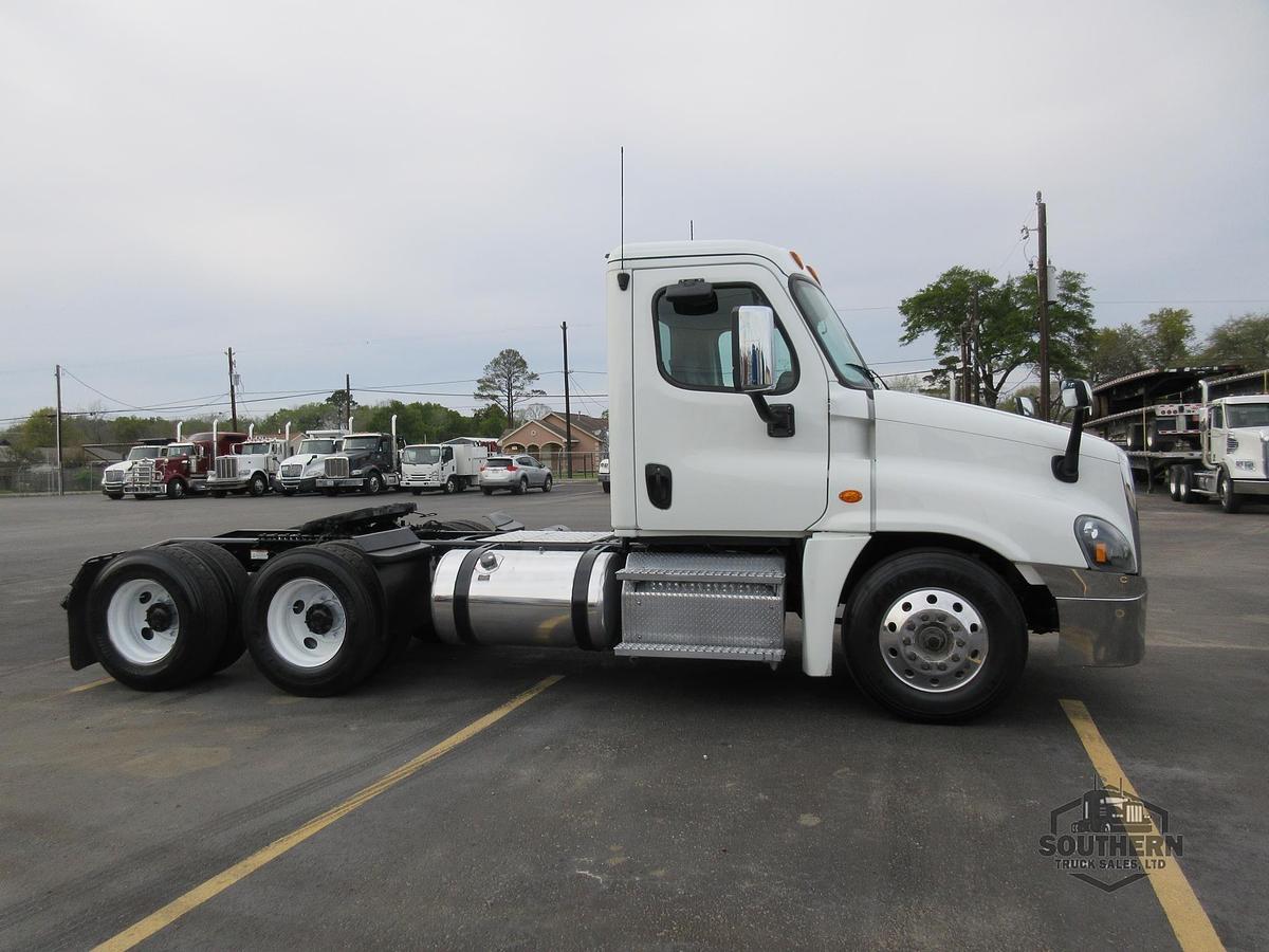 Used 2020 FREIGHTLINER CASCADIA 125