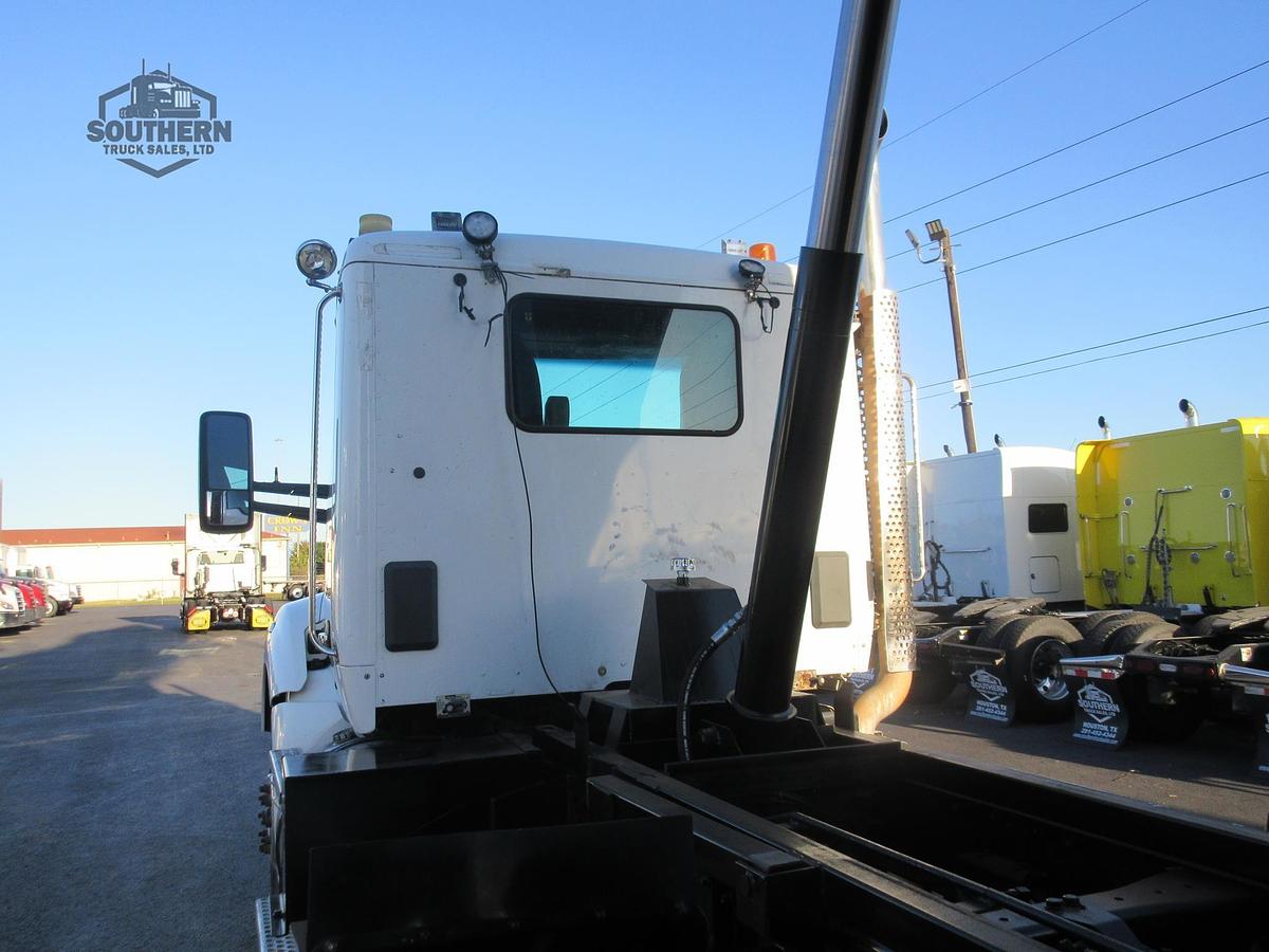 Used 2016 KENWORTH T880