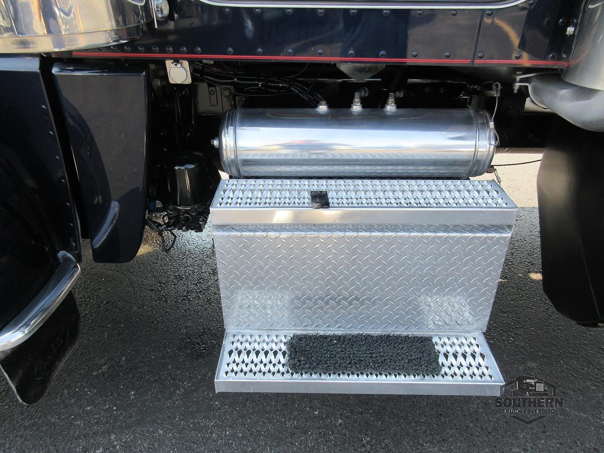 Used 2019 PETERBILT 389