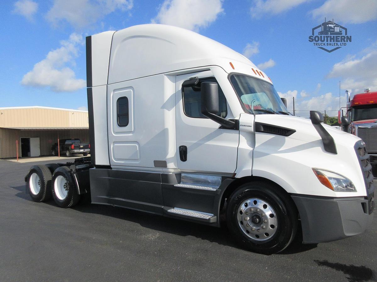 Used 2022 FREIGHTLINER CASCADIA 116