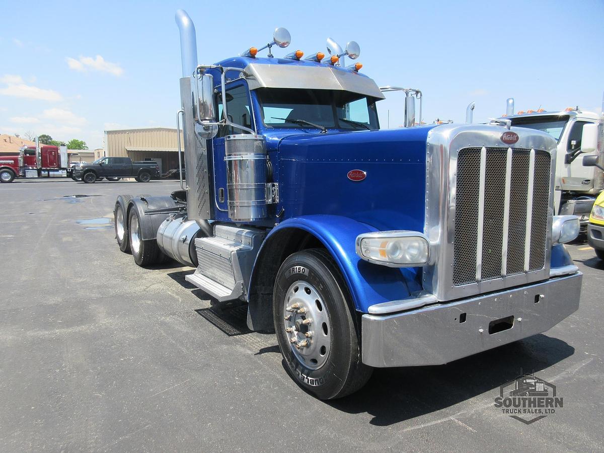Used 2015 PETERBILT 389