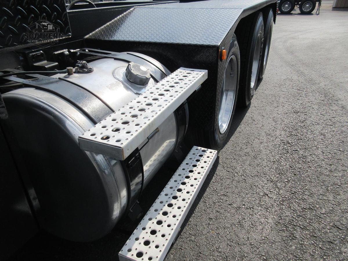 Used 2018 FREIGHTLINER CORONADO 122 SD