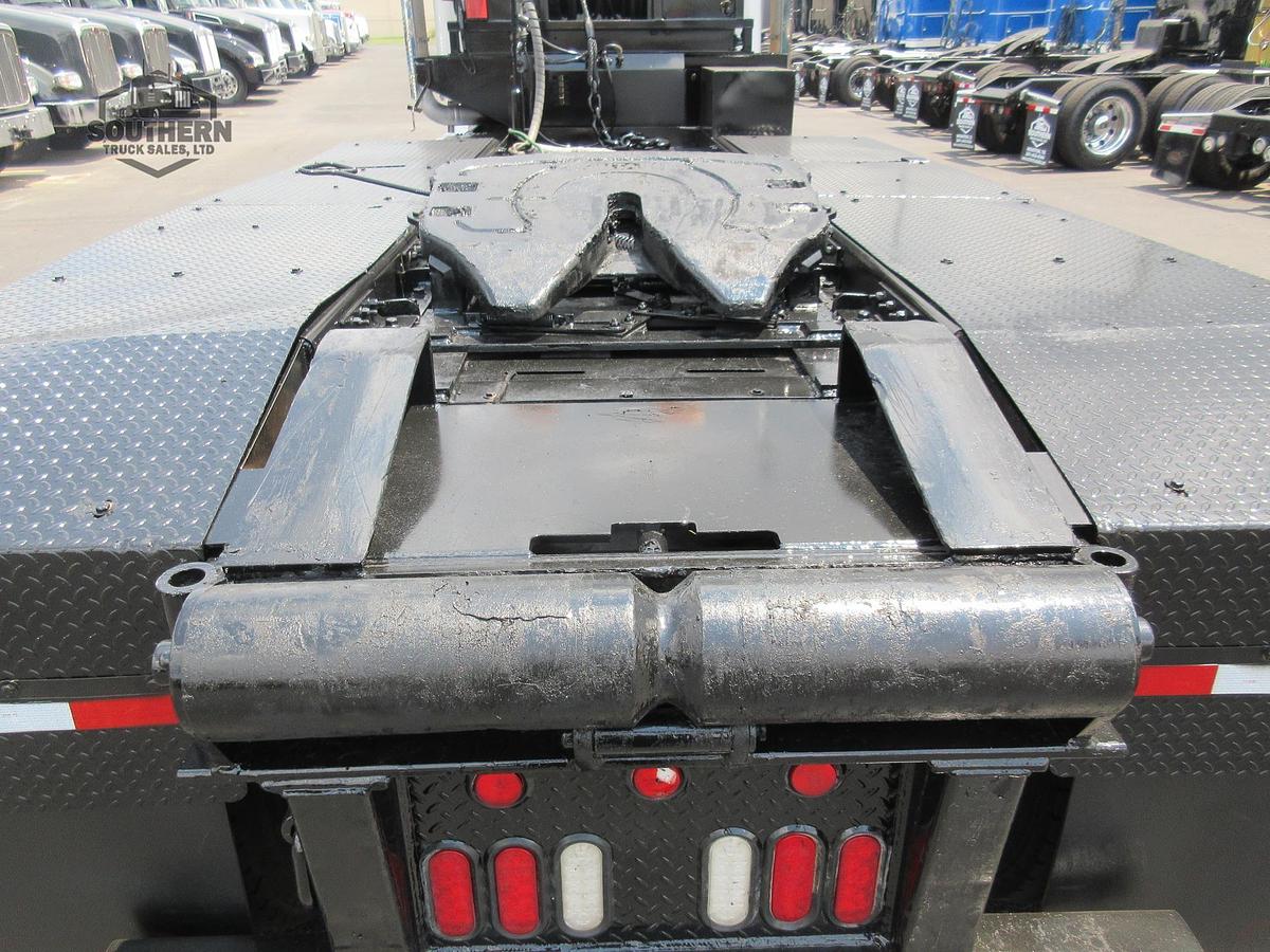 Used 2019 FREIGHTLINER CORONADO 122 SD