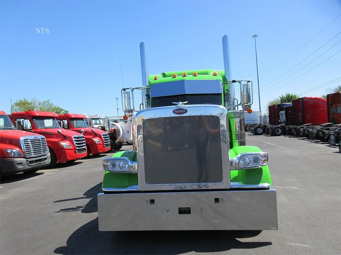 Used 2022 PETERBILT 389