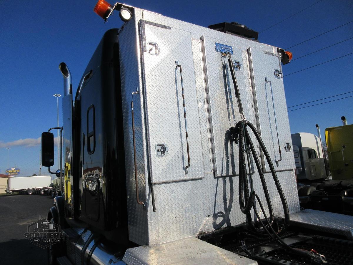 Used 2021 FREIGHTLINER CORONADO 122 SD
