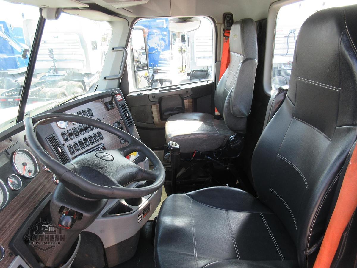 Used 2019 FREIGHTLINER 122SD