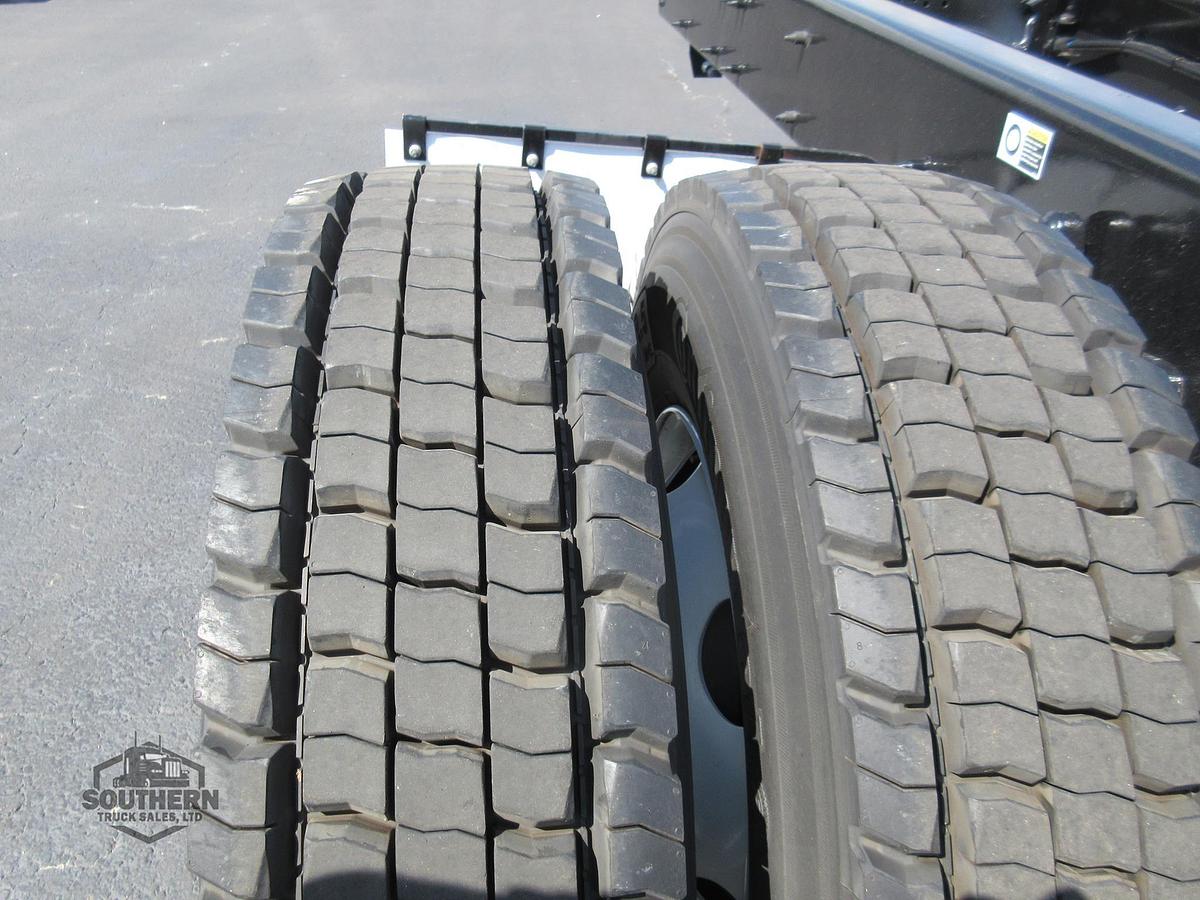 Used 2025 KENWORTH T880