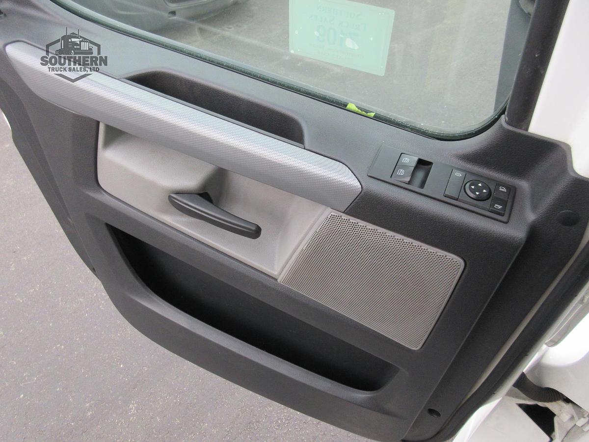 Used 2020 FREIGHTLINER CASCADIA 126