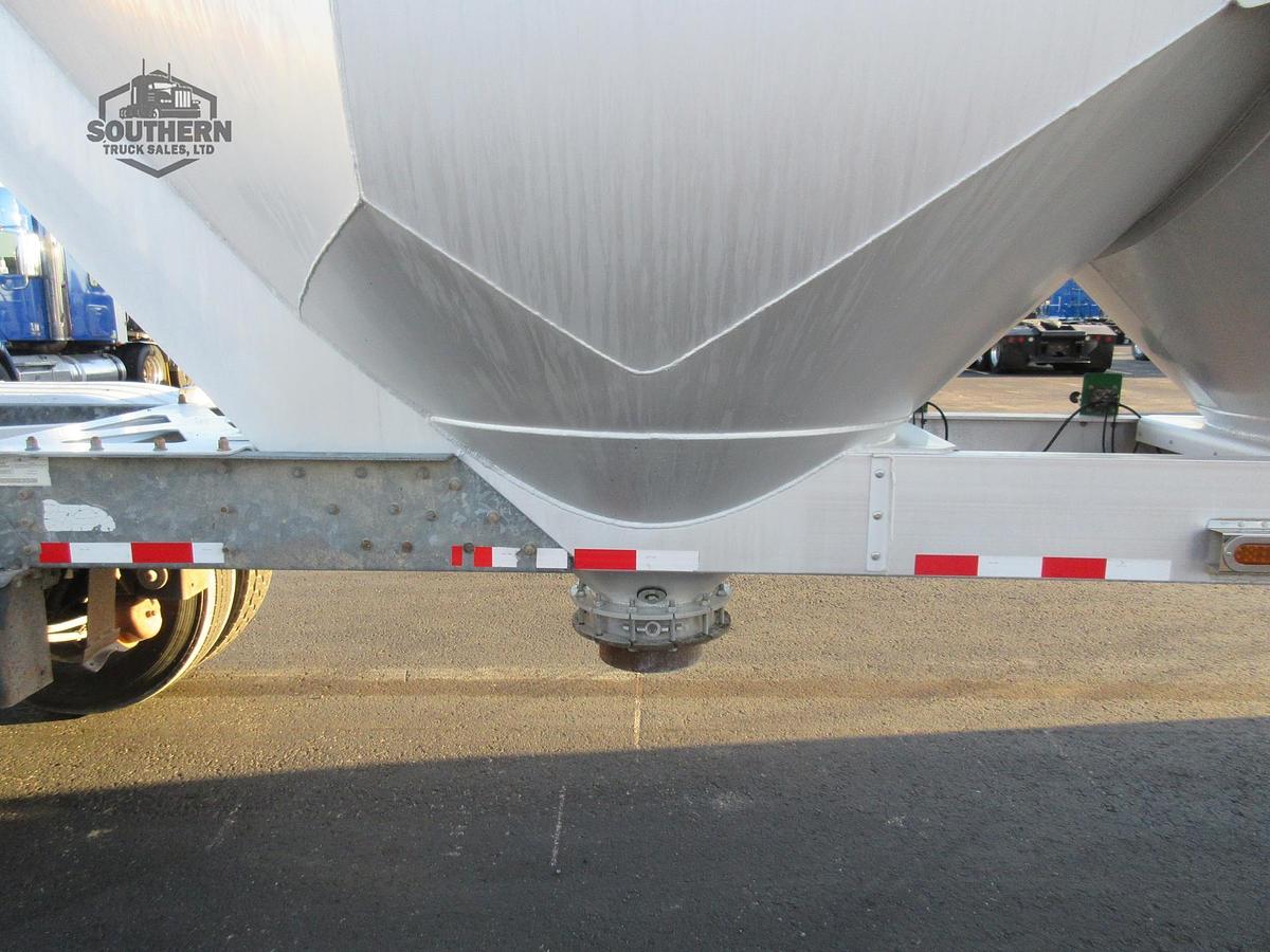 Used 2011 POLAR 41 ft