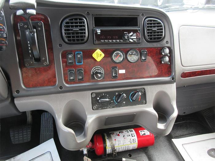 Used 2018 FREIGHTLINER BUSINESS CLASS M2 106