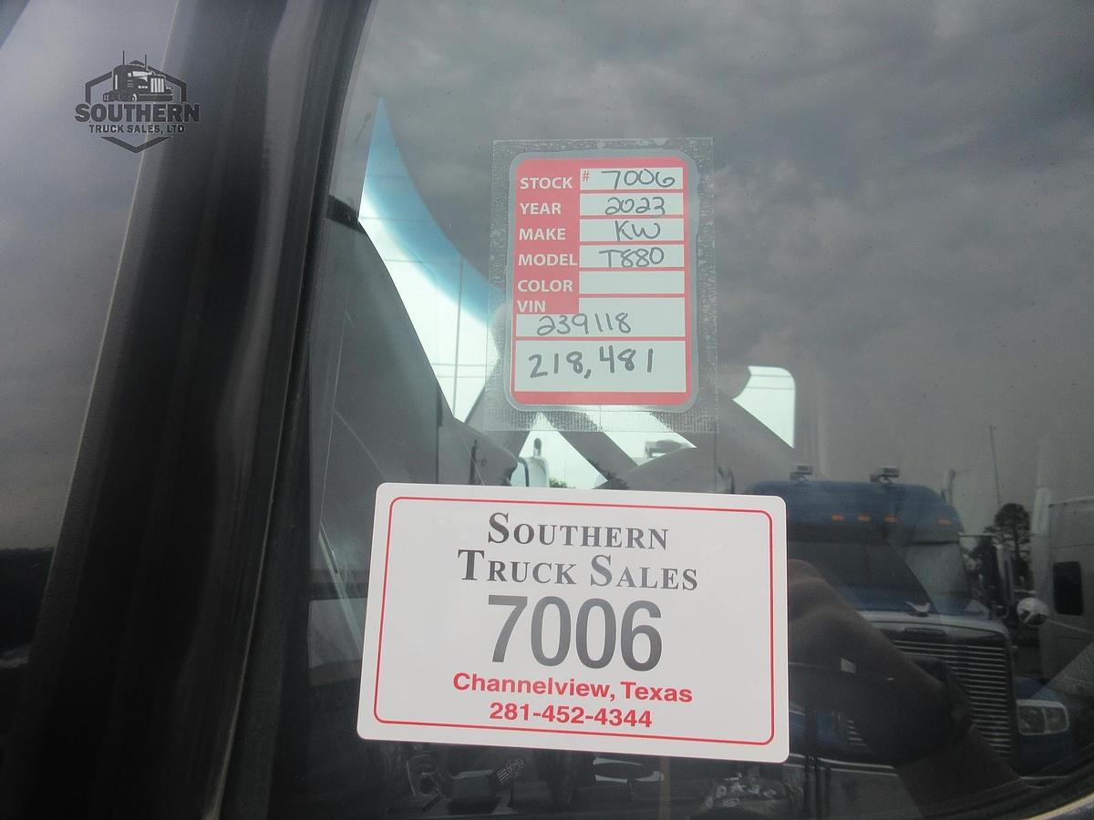 Used 2023 KENWORTH T880