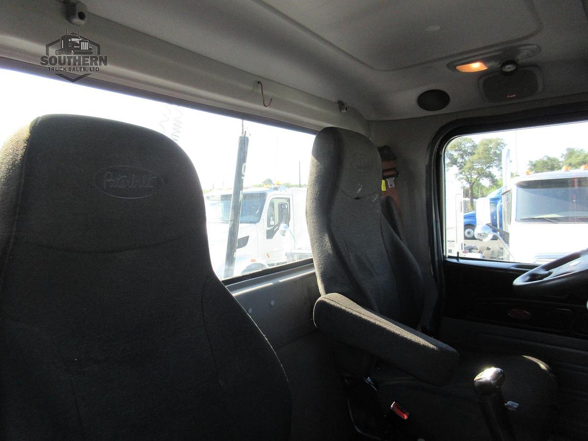 Used 2022 PETERBILT 389