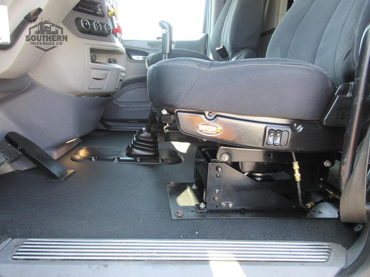 Used 2015 PETERBILT 567