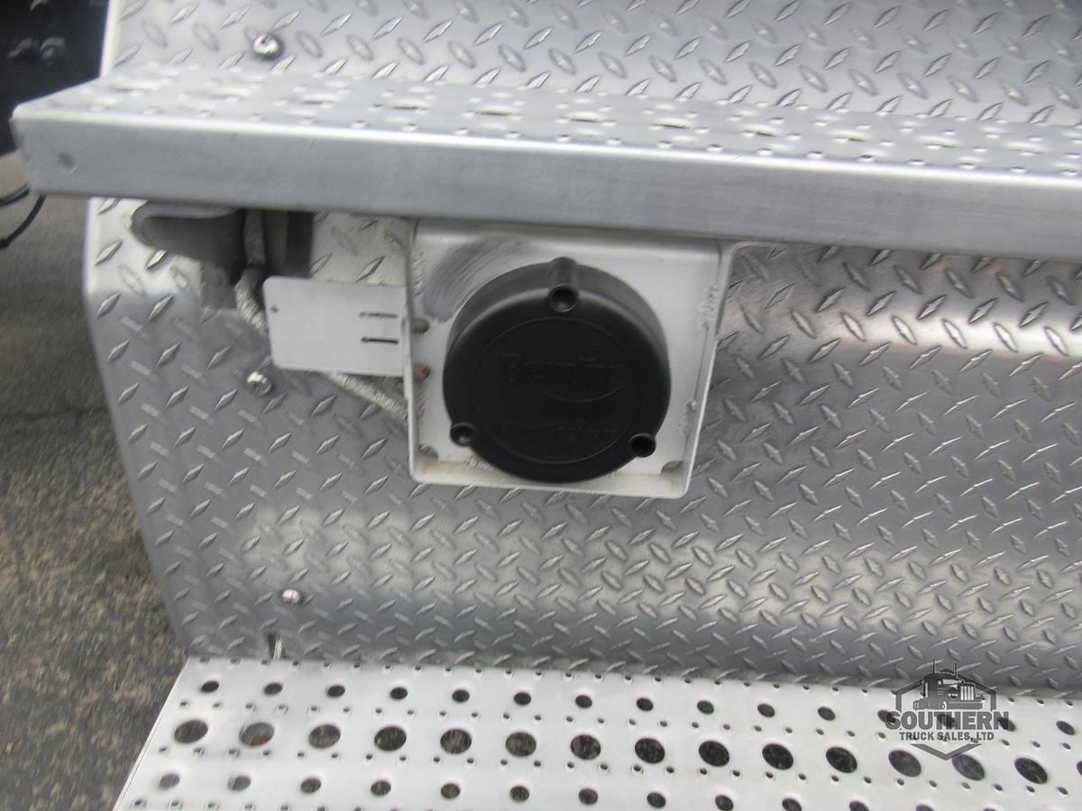 Used 2019 FREIGHTLINER CASCADIA 126