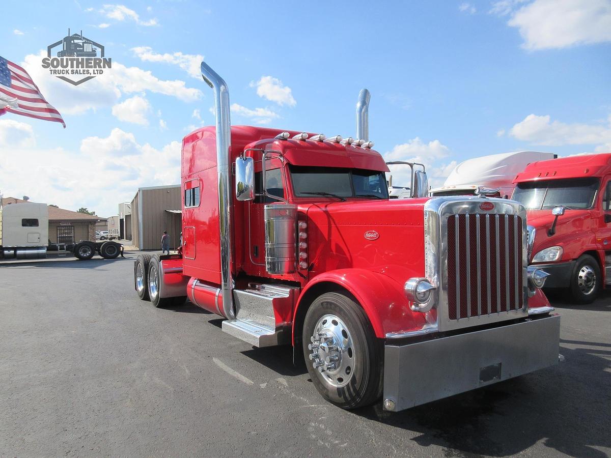 Used 2022 PETERBILT 389