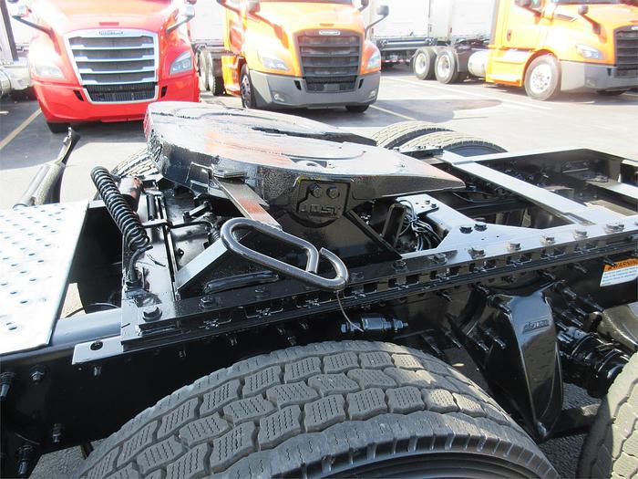 Used 2017 FREIGHTLINER CASCADIA 125