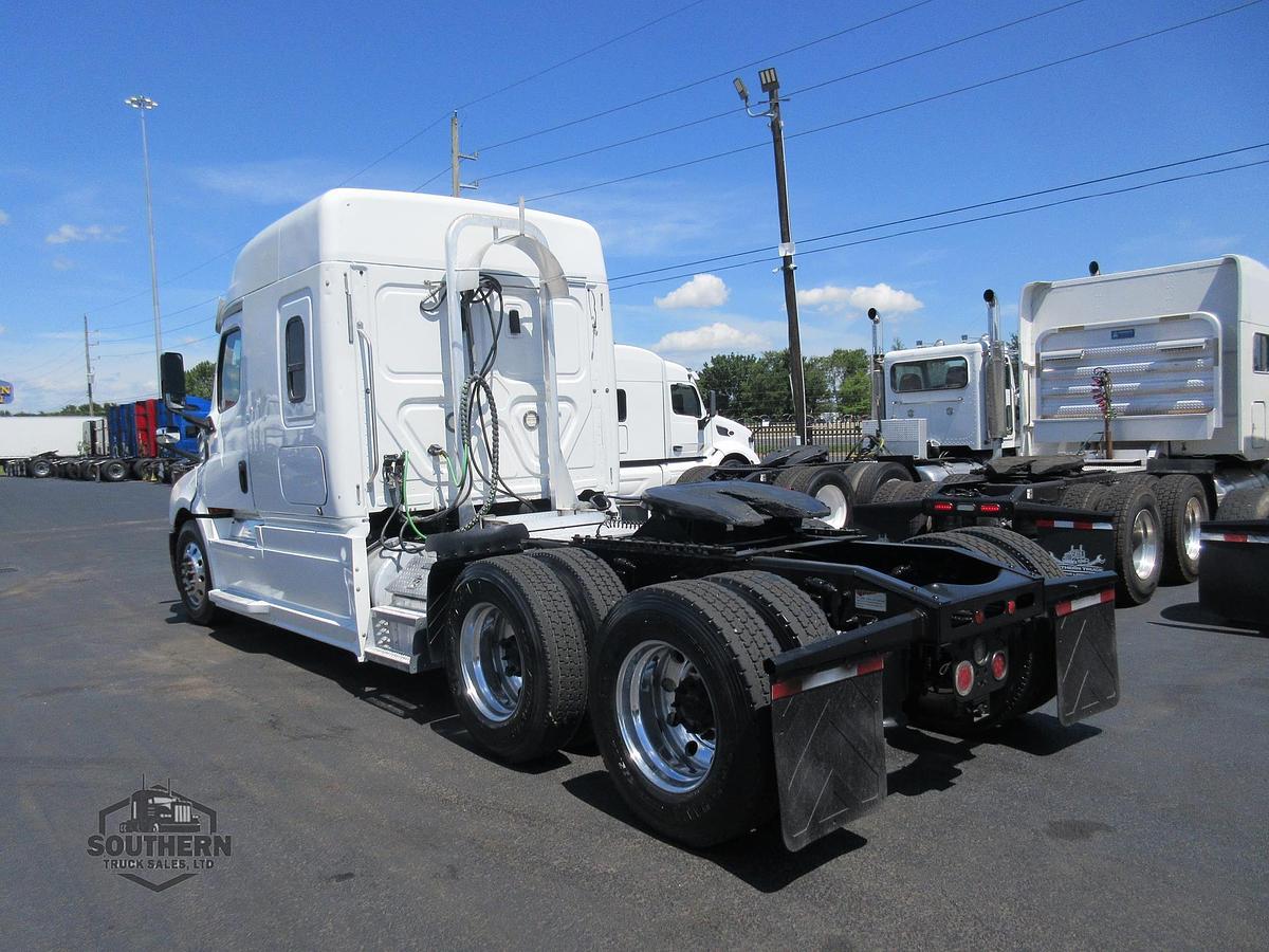 Used 2020 FREIGHTLINER CASCADIA 126
