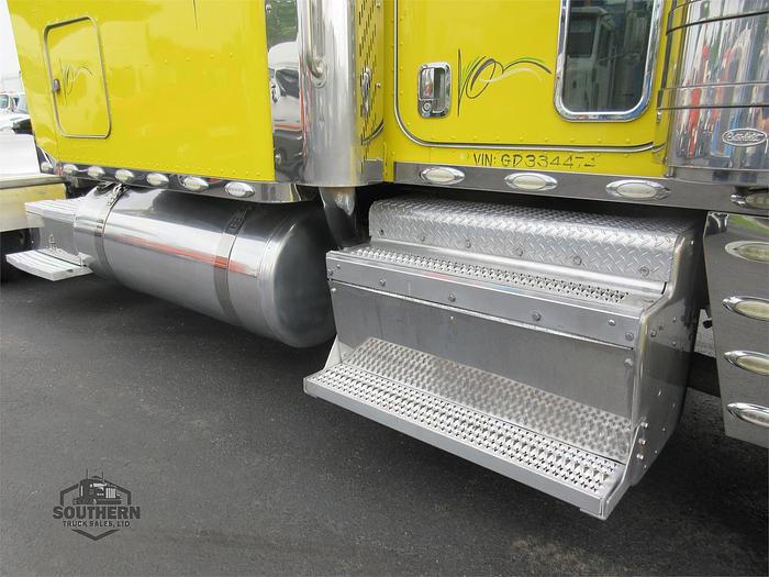 Used 2016 PETERBILT 389