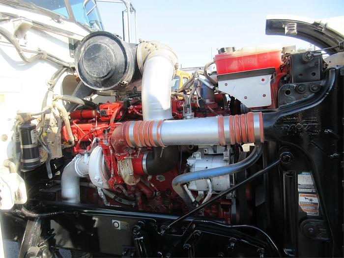 Used 2015 PETERBILT 365