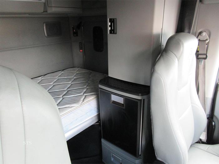 Used 2021 KENWORTH T880