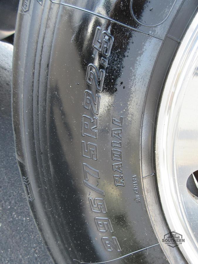 Used 2023 KENWORTH T880