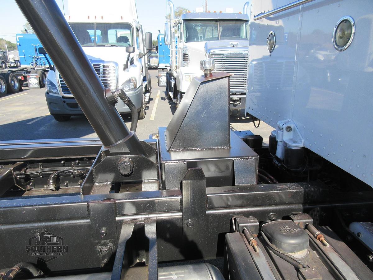 Used 2019 PETERBILT 389