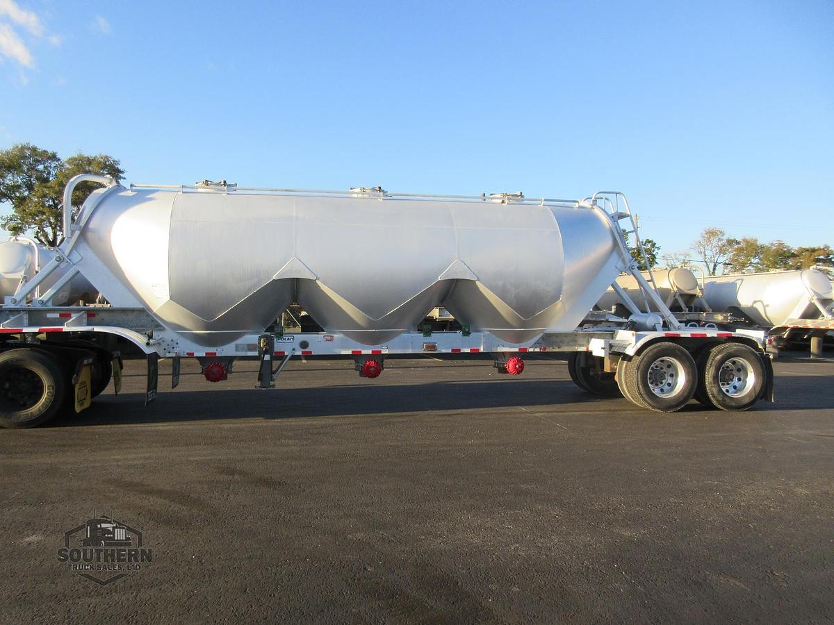 Used 2011 POLAR 41 ft