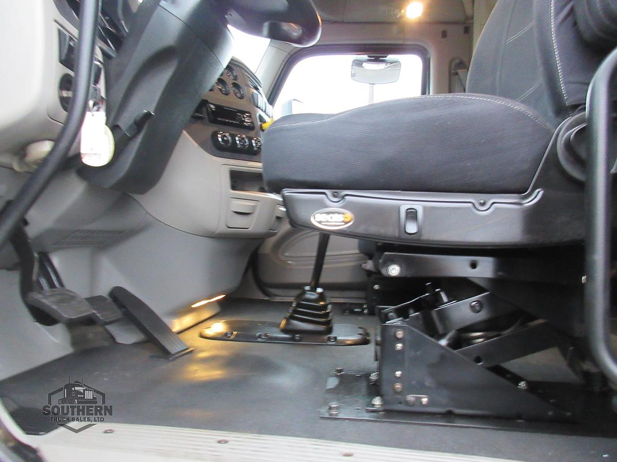 Used 2021 PETERBILT 567