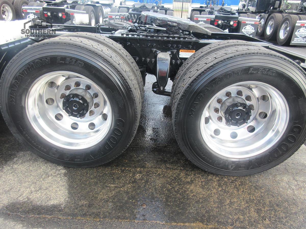 Used 2020 FREIGHTLINER CASCADIA 126