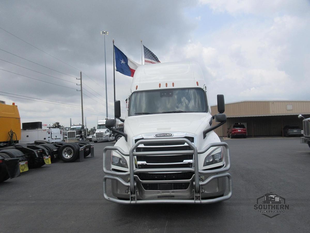 Used 2020 FREIGHTLINER CASCADIA 126