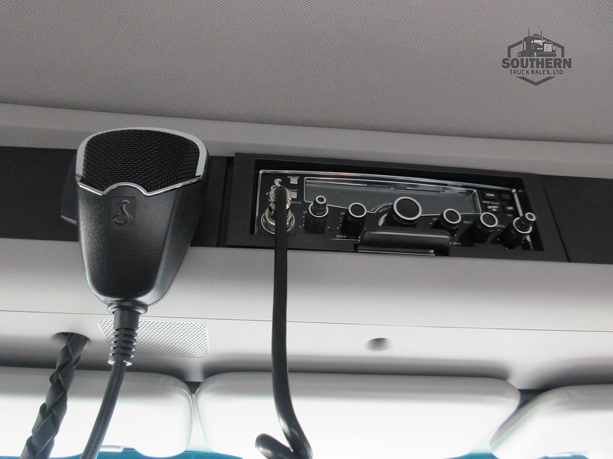2025 KENWORTH T880