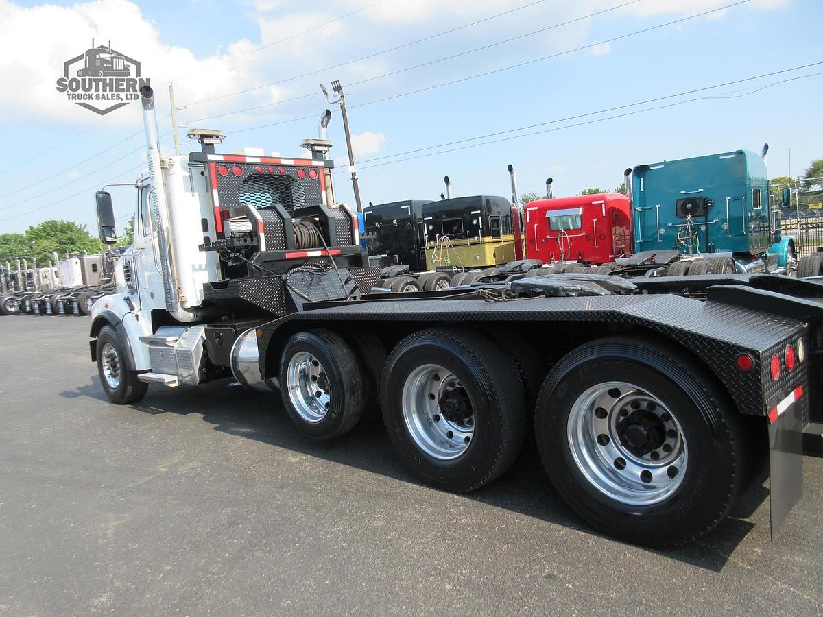 Used 2018 FREIGHTLINER CORONADO 122 SD