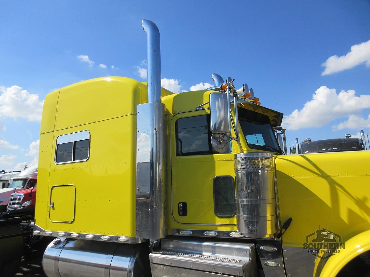 Used 2019 PETERBILT 389