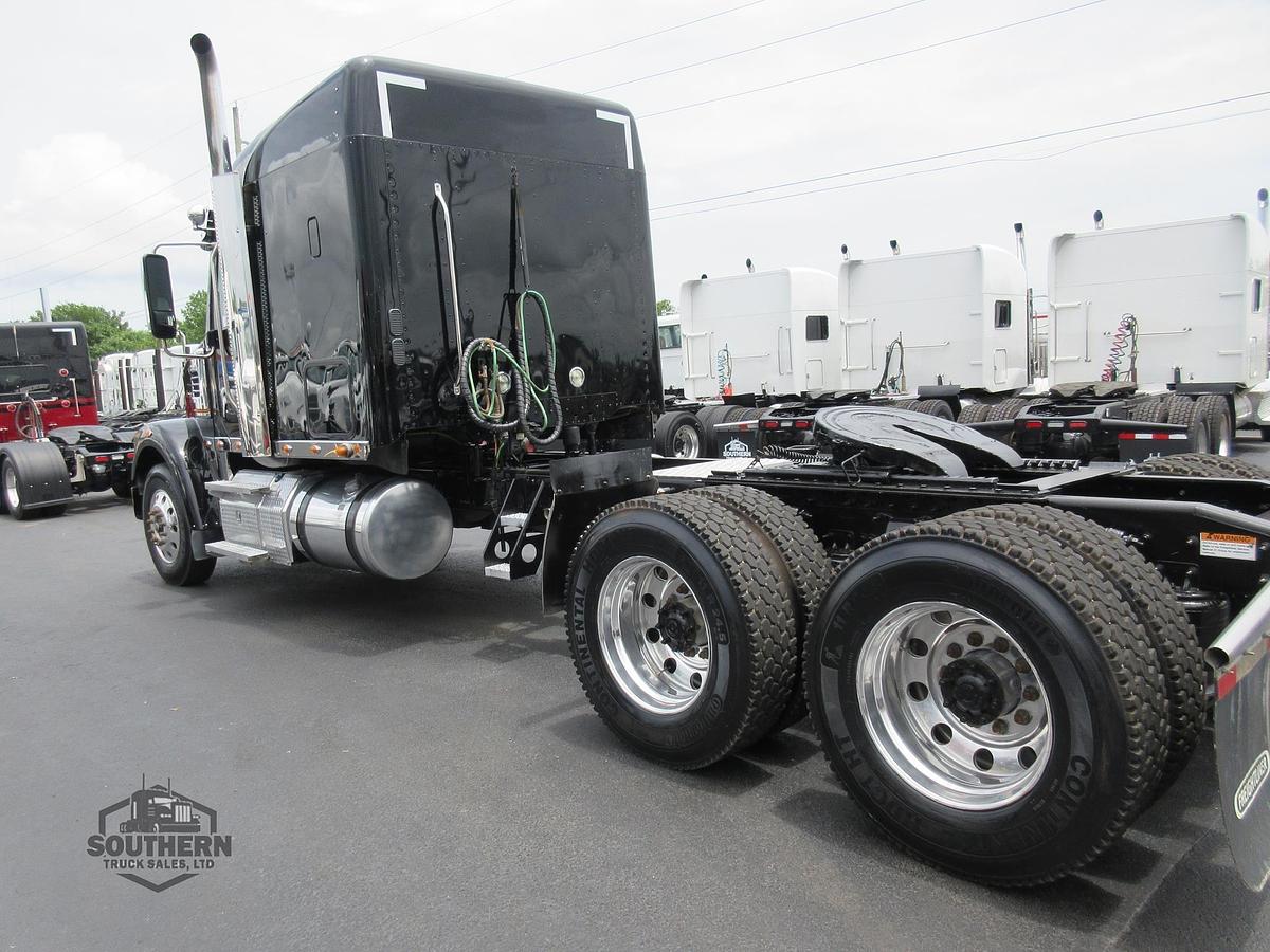Used 2023 FREIGHTLINER CORONADO 122 SD