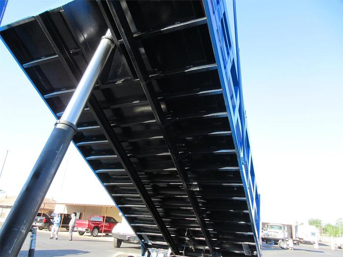 Used 2015 FREIGHTLINER CORONADO 122 SD