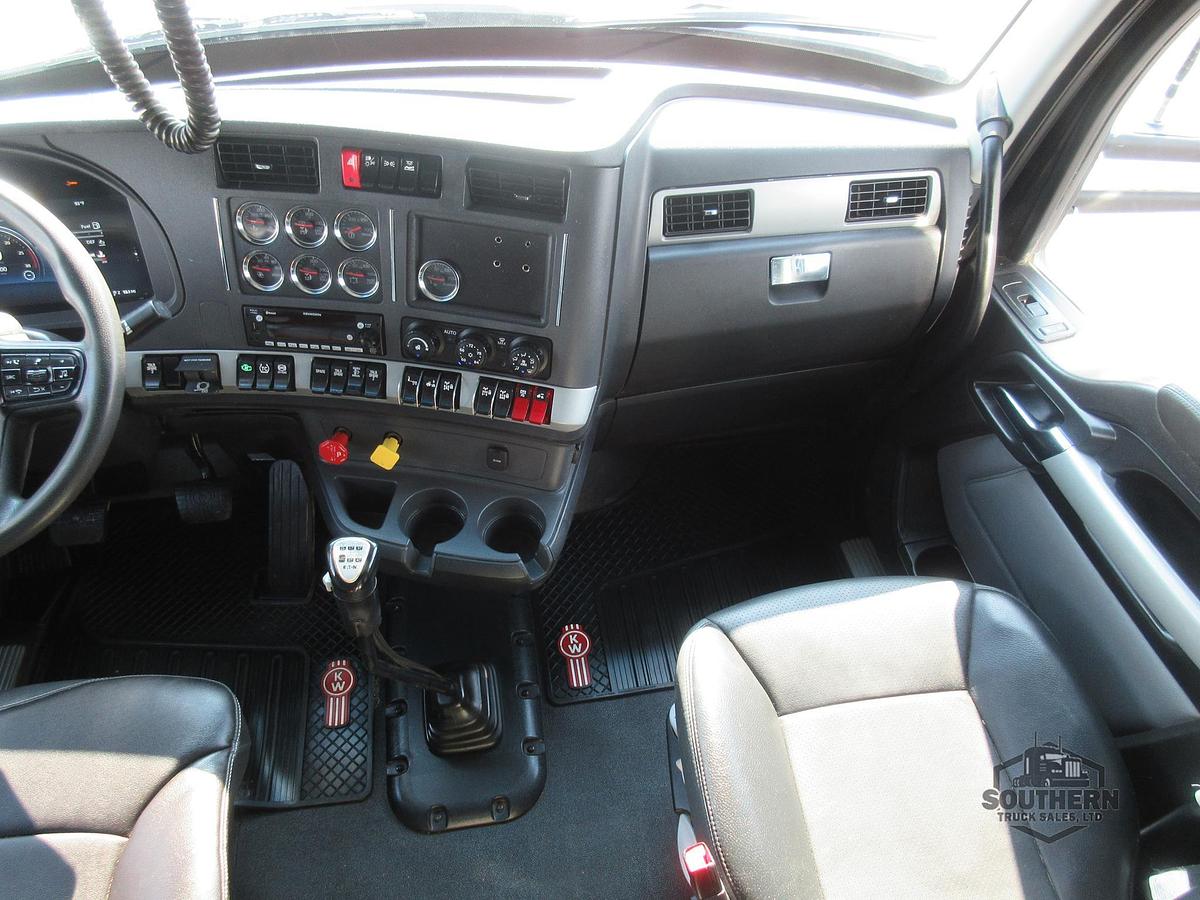 Used 2023 KENWORTH T880
