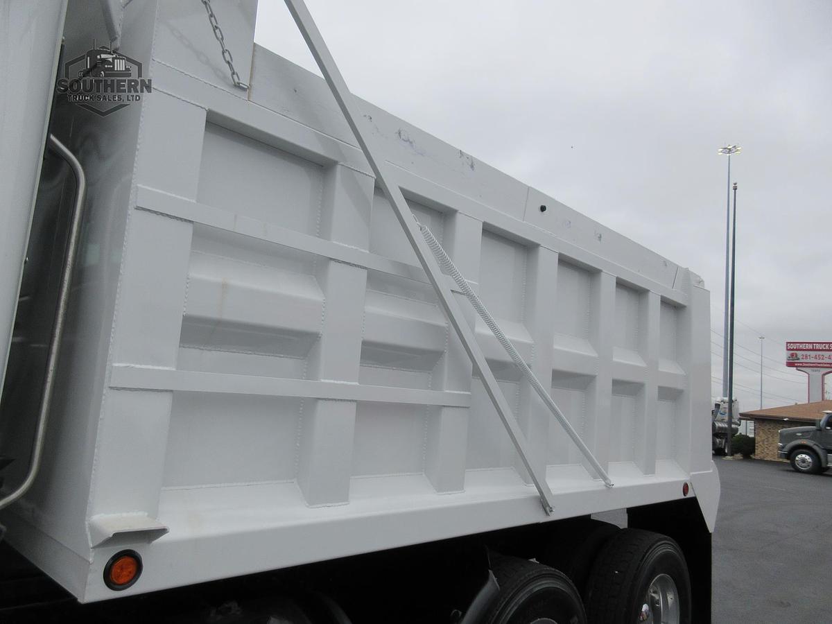 Used 2019 FREIGHTLINER CASCADIA 126