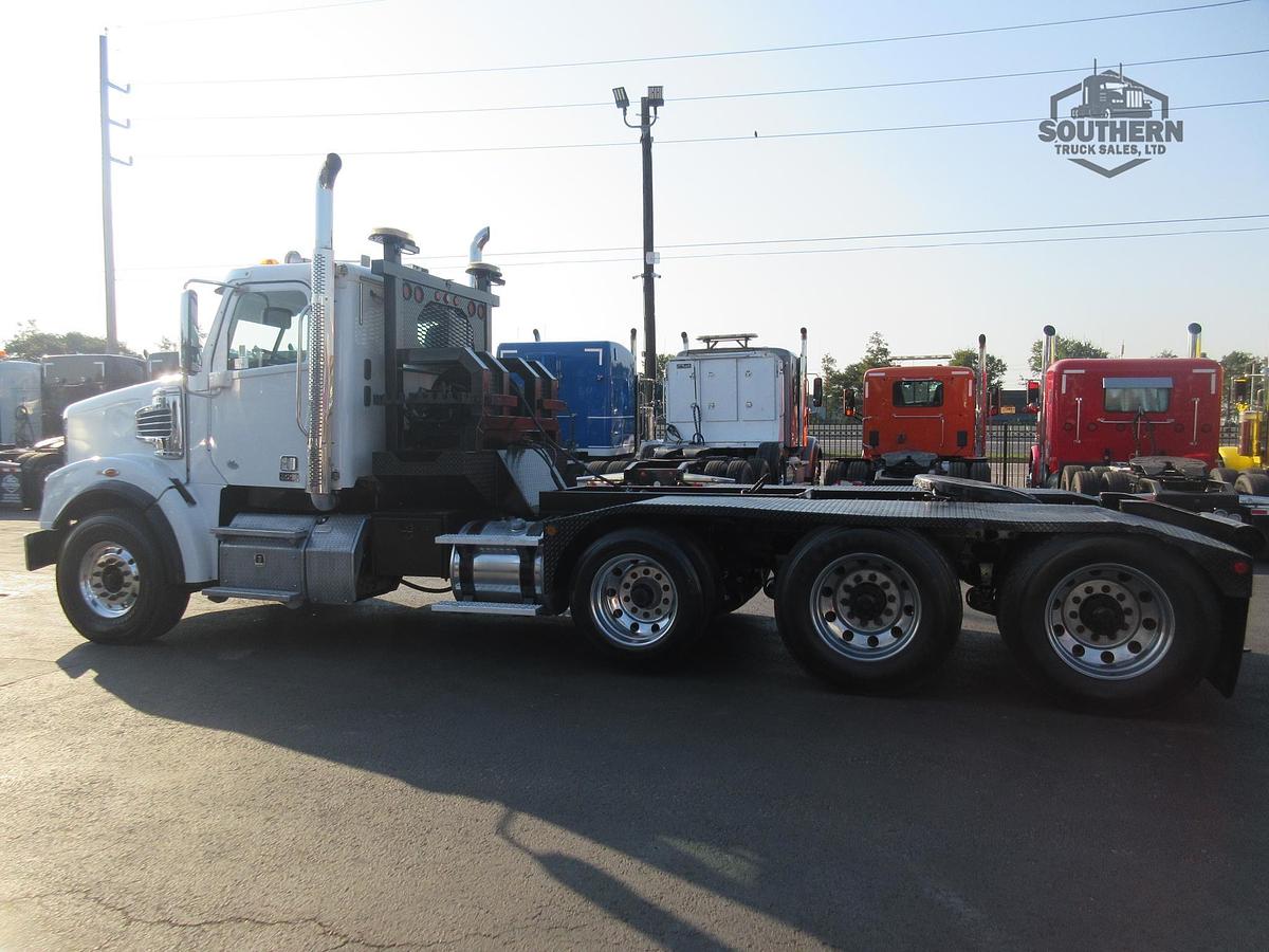 Used 2018 FREIGHTLINER 122SD