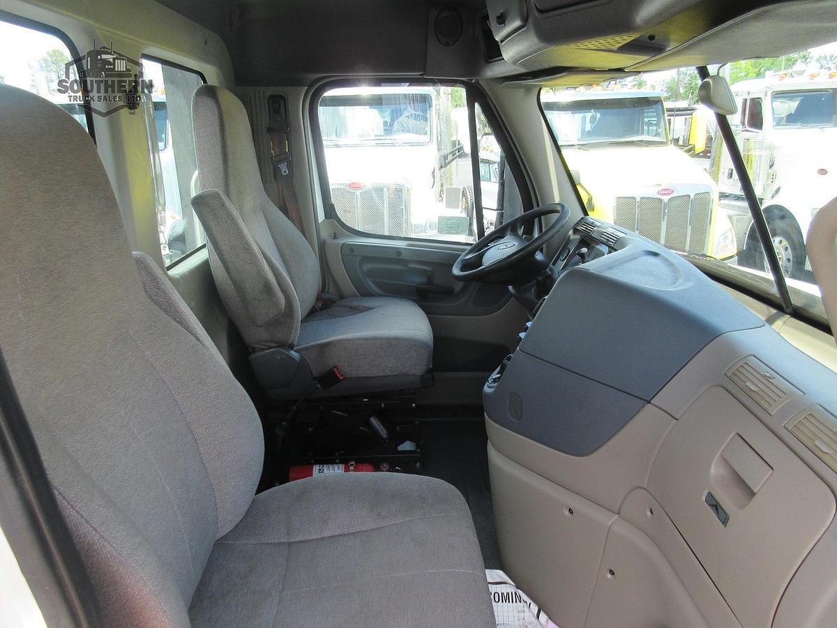 Used 2018 FREIGHTLINER CASCADIA 125