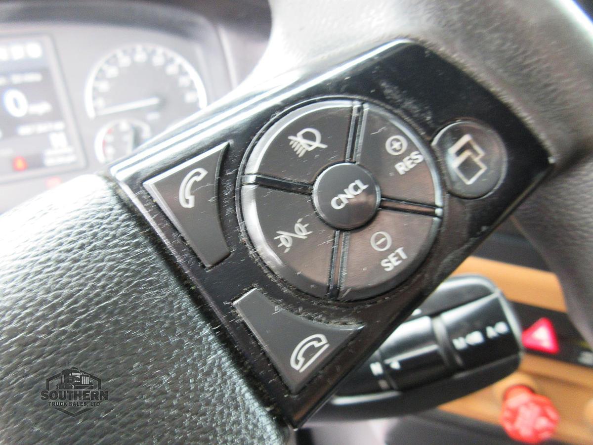 Used 2023 FREIGHTLINER CASCADIA 126
