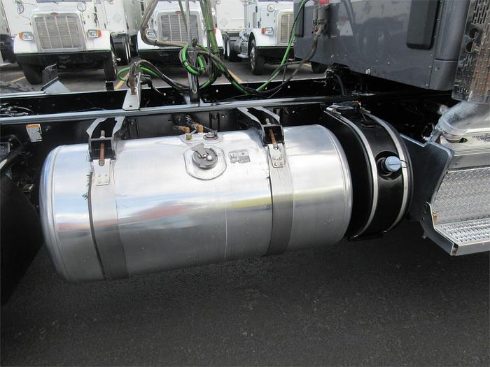 Used 2019 PETERBILT 567