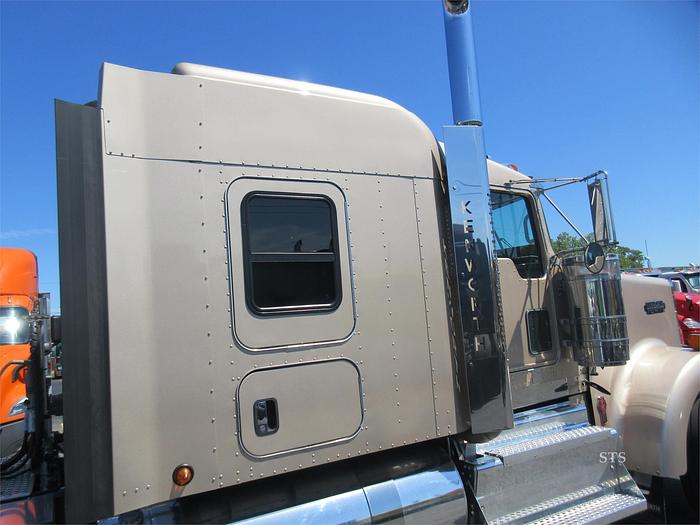 Used 2017 KENWORTH W900