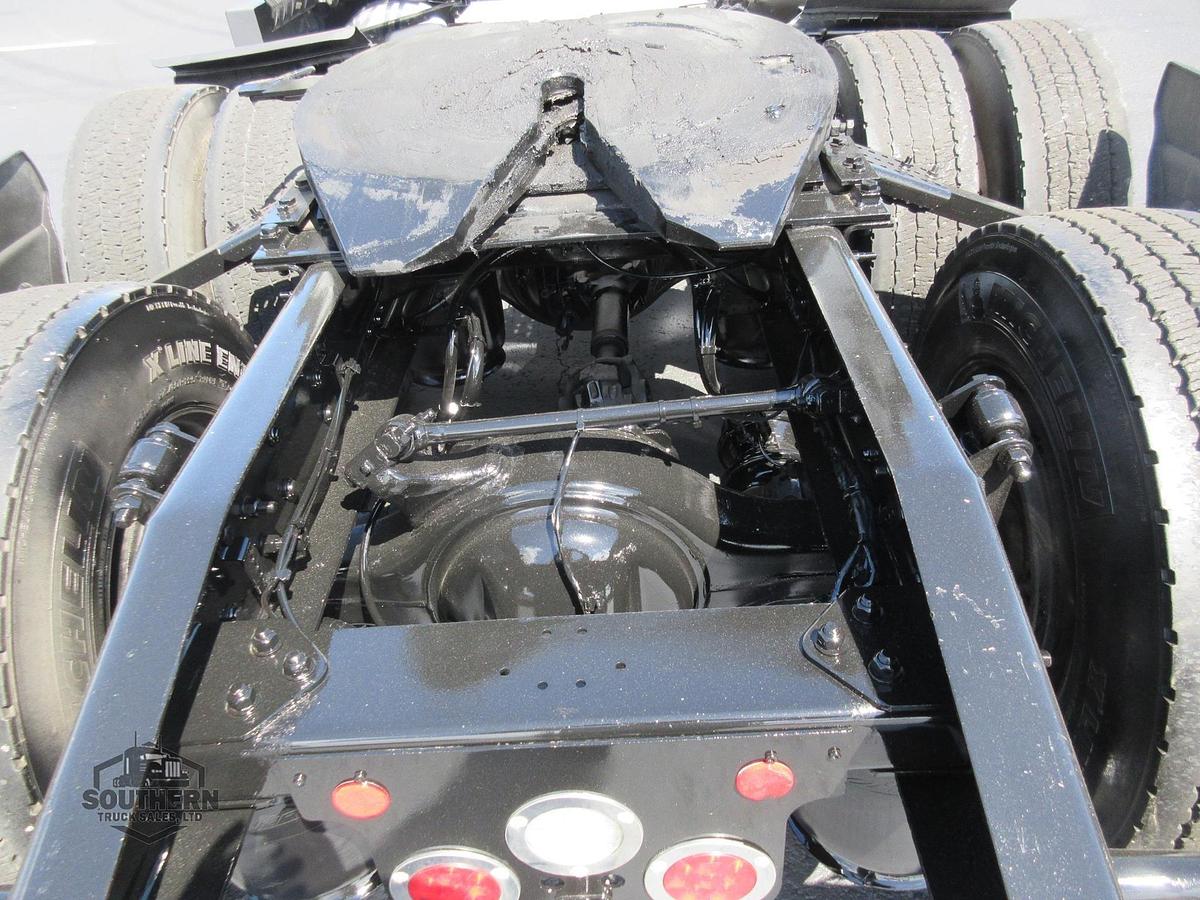 Used 2022 FREIGHTLINER CASCADIA 126