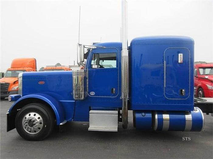 Used 2018 PETERBILT 389