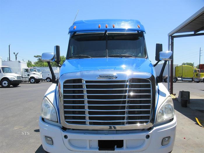 Used 2017 FREIGHTLINER CASCADIA 125