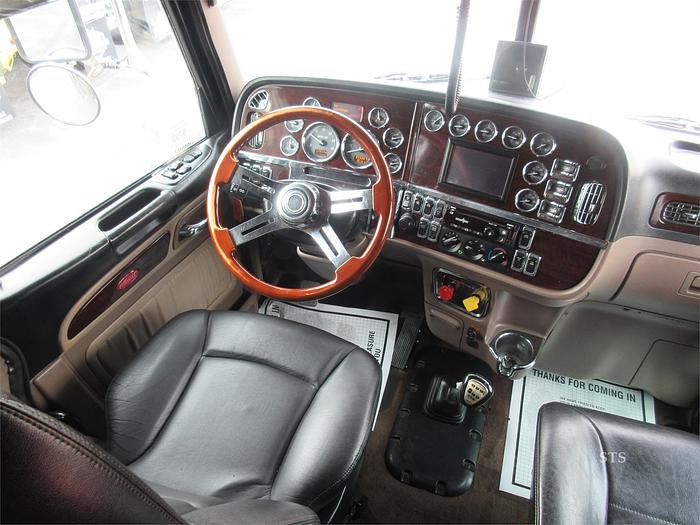 Used 2017 PETERBILT 389