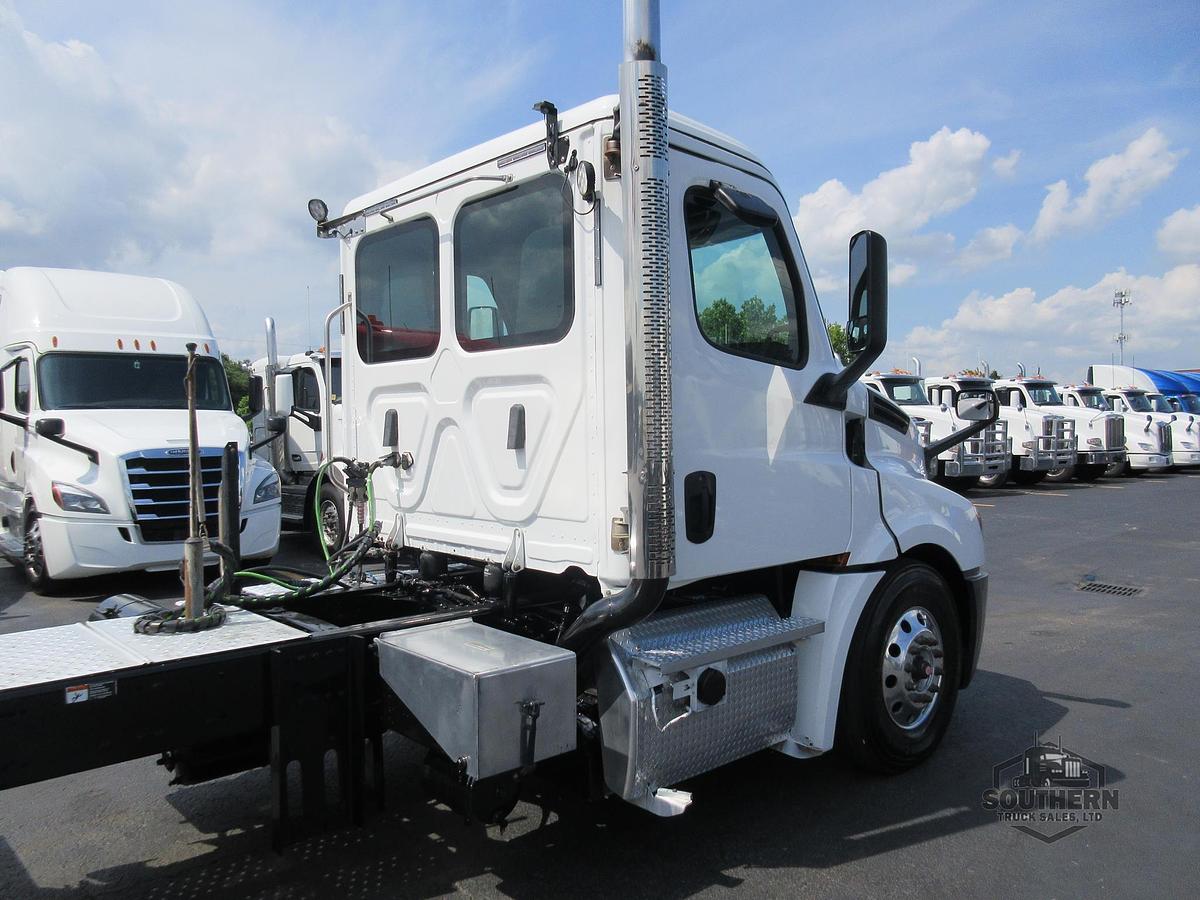 Used 2020 FREIGHTLINER CASCADIA 126